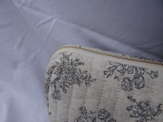 Pochette trousses noir et blanche à fleurs - Chez Ceane