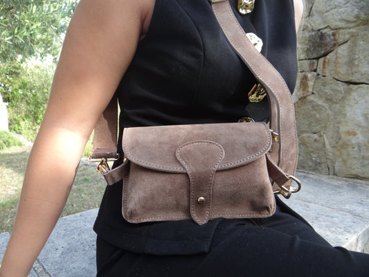 Sac à main, bandoulière, karine marron en cuir véritable / daim Chez Céane