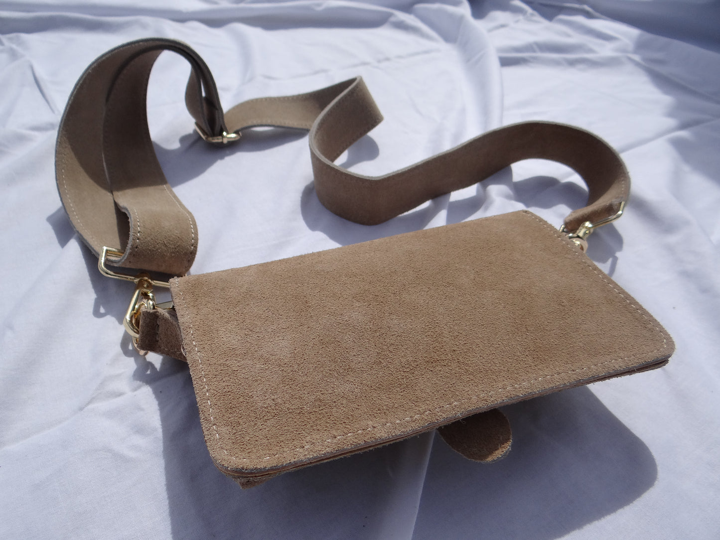 Sac en cuir véritable beige et taupe bandoulière et porté épaule - Chez Ceane