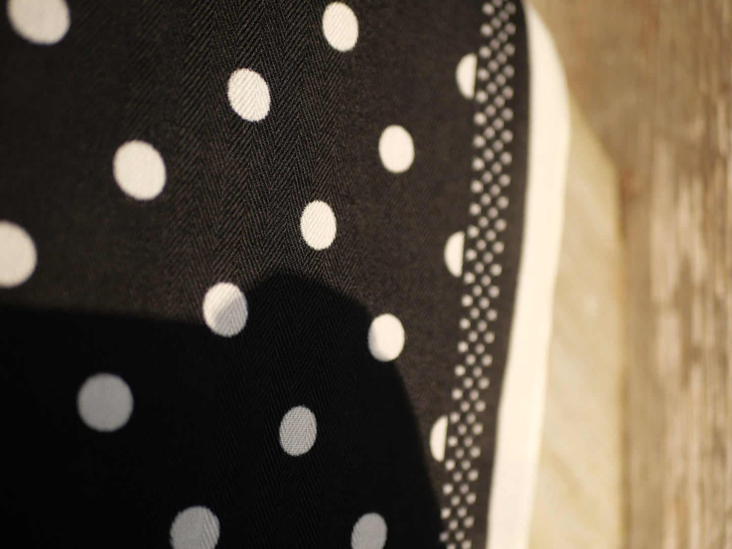 Foulard carre soie noir poid blanc chez ceane 