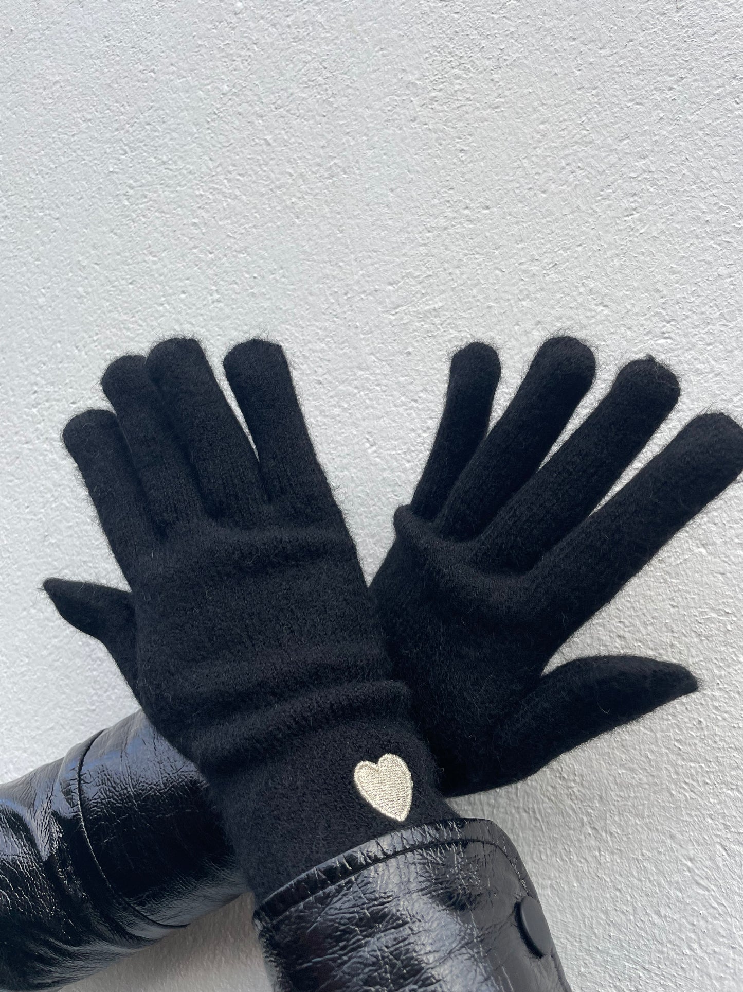 Gants noir coeur or laine chez ceane 
