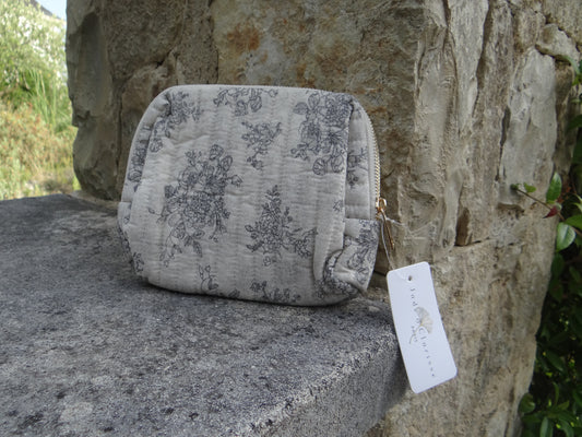 Pochette ou trousse noir et blanc motifs tissus matelassé - Chez Ceane