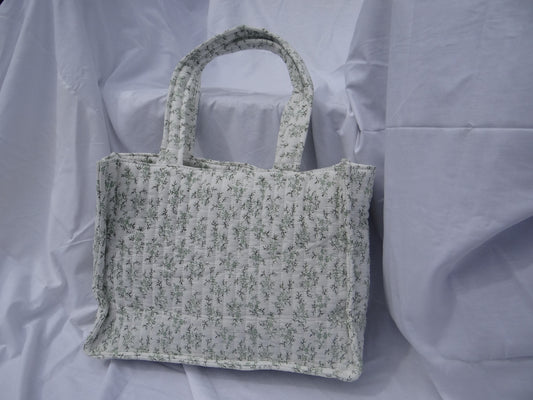 Sac cabas vert et blanc à fleurs tissus matelassé - Chez Ceane
