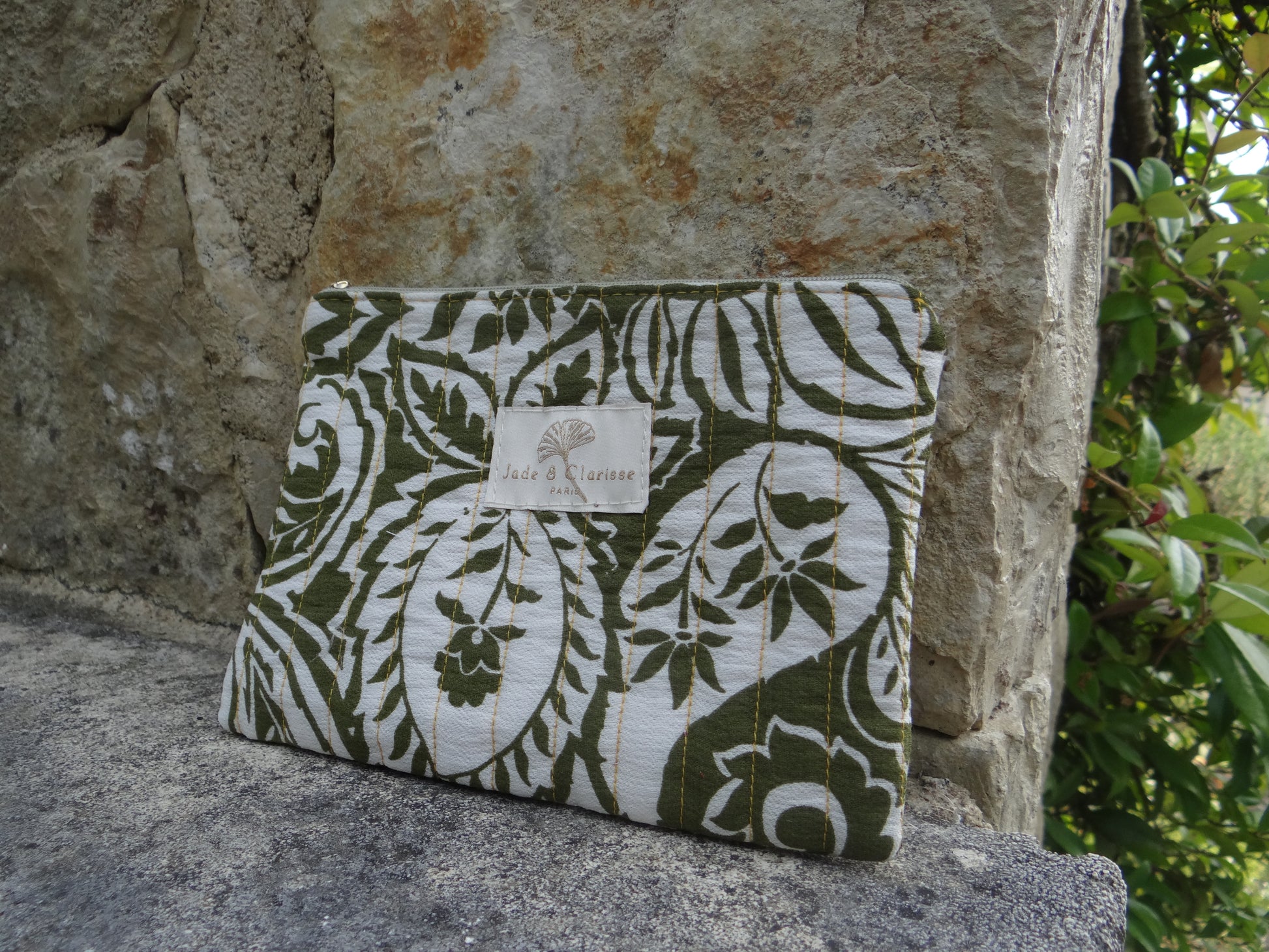 Trousse à motifs vert kaki fleurs - Chez Ceane