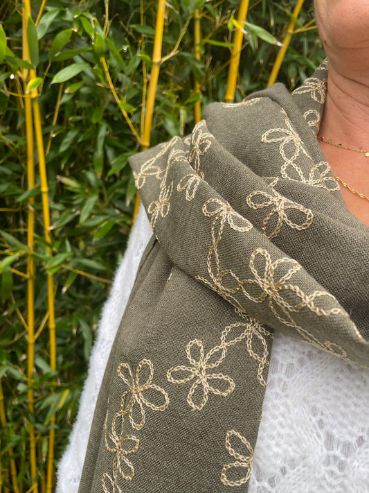 echarpe brodé kaki broderie chez ceane 